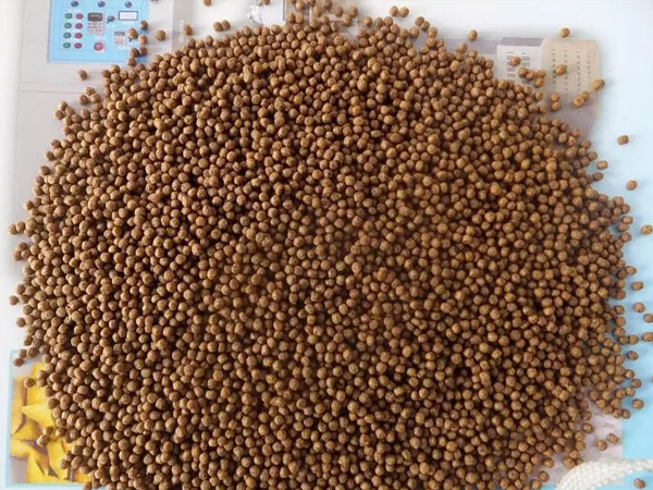 魚(yú)飼料